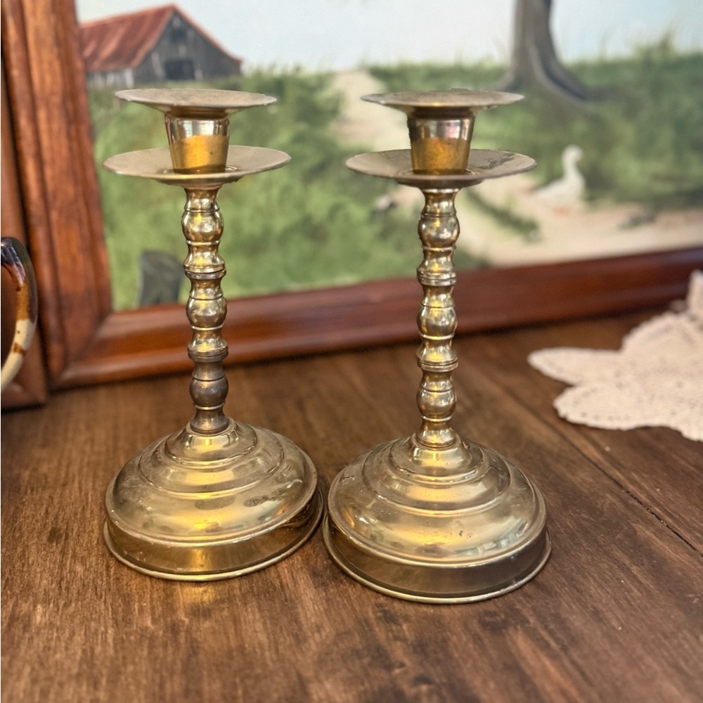 Vintage 80’s set of brass candlestick holders beehive style spindled style.